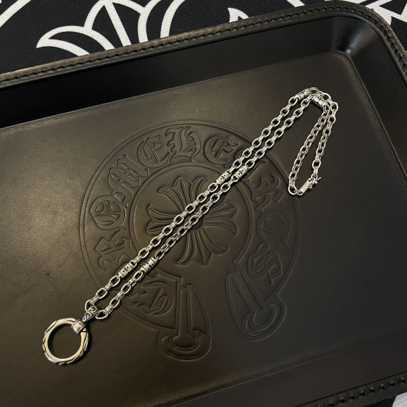 Ch**me He**ts necklaces